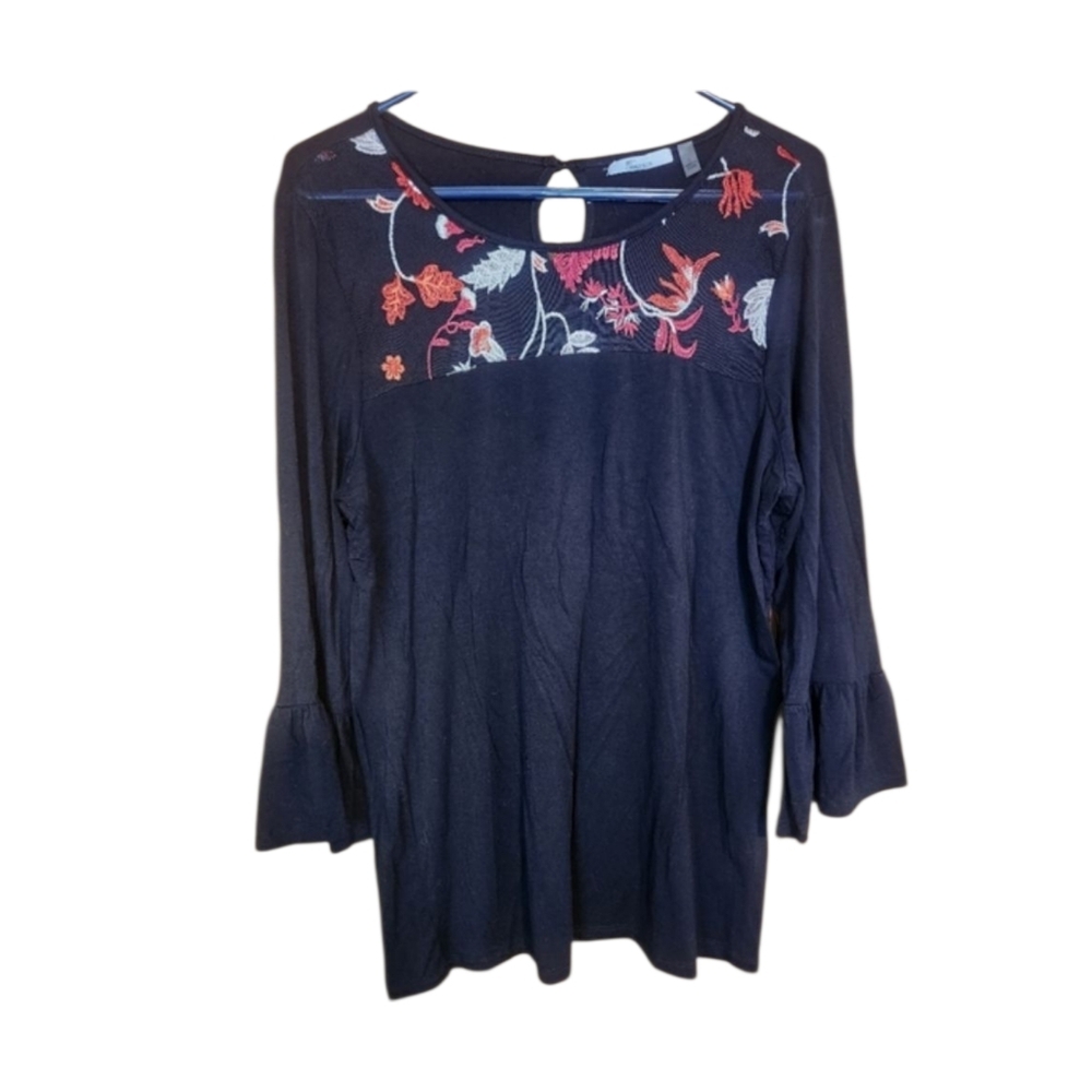 89th and Madison black embroidered quarter length bell sleeve large blouse